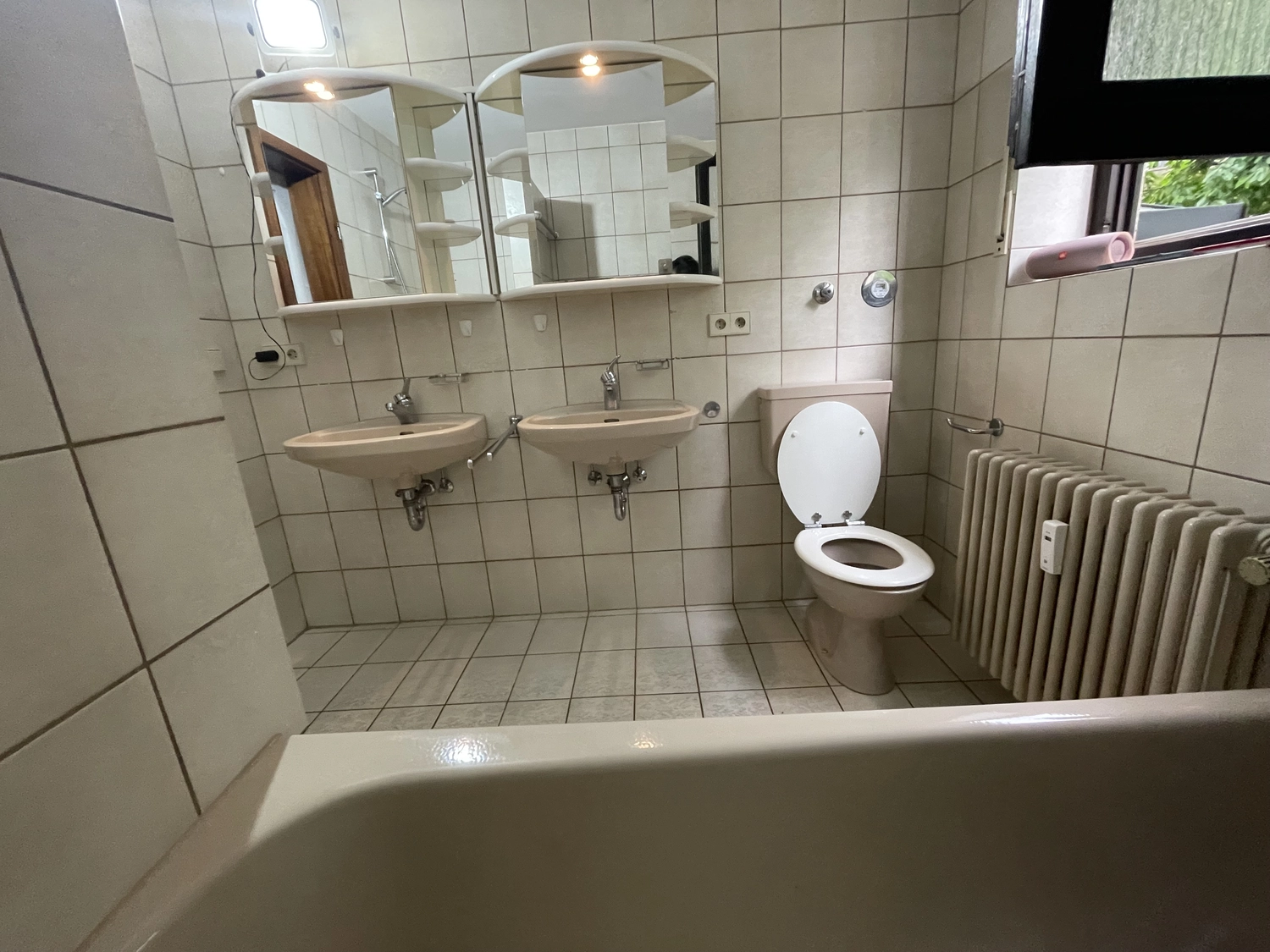 BST Projekt-Bau GmbH - Badsanierung - vorher